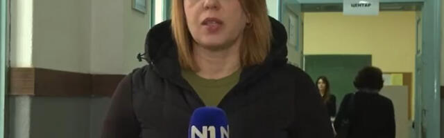 Репортерка Н1 отворено агитује за опозицију са бирачког места