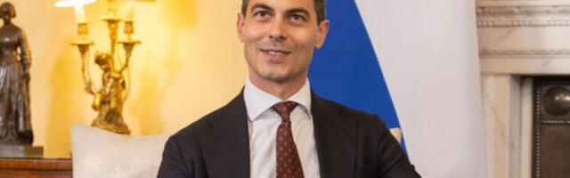 Холандски званичници траже повлачење владе са платформе ИКС