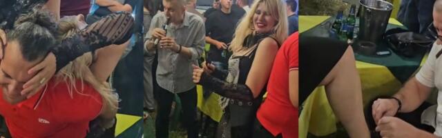 Srbi, zumirajte joj brus ako smete! Vruće akrobacije pod šatorom u Busijama: Plavuša uhvatila čoveka u kragnu, a vidite gde je domaćinu završila ruka