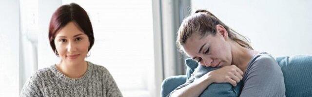 U REDU JE BITI SAM ZA PRAZNIKE, ne morate slepo pratiti trendove okupljanja! Ako vam je ipak teško PSIHOLOG OTKRIVA KAKO DA POMOGNETE SEBI