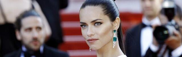 Adriana Lima sa sinom: "Dotakao si moje srce" (FOTO)