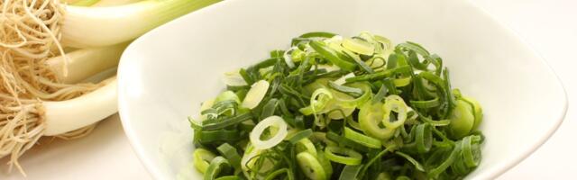 Zašto je dobro jesti mladi luk, posebno zeleni deo