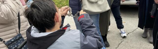 Članovi udruženja osoba sa invaliditetom druženjem sa policijom uklanjaju predrasude i barijere