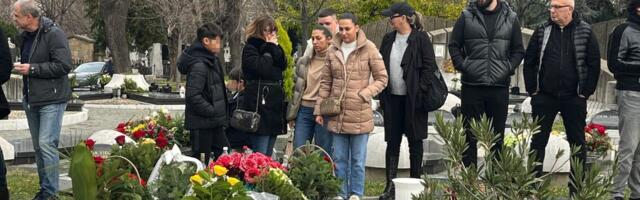 Porodica obeležava petu godišnjicu Džejeve smrti: Unuci na dedinom grobu, ćerke plaču, tu je i bivša žena Nada