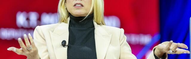 TRAMP SMENIO DRŽAVNU TUŽITELJKU: Predsednik besneo zbog njenog postupanja sa dosijeima Epstajna i što nije procesuirala njegove političke protivnike