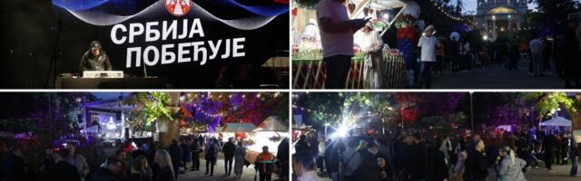 Veliki broj građana u Pionirskom parku: Počela žurka "Srbija pobeđuje" - pogledajte neverovatne prizore (FOTO/VIDEO)