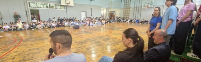 Olimpijski šampion i vicešampionka razgovarali sa đđacima OŠ “Dr Dragiša Mišović“