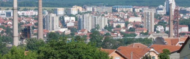 Оскрнављен Споменик стрељаним Србима и Јеврејима у Крагујевцу