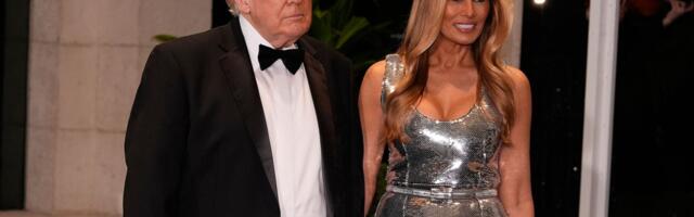 Melanija u srebrnoj haljini ukrala sve poglede na dočeku Nove godine: Trampu društvo pravio ovaj svetski lider