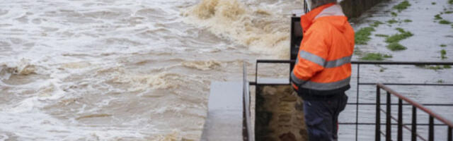 Каталонија обуставља наставу и спорт због олујних ветрова