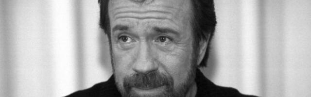 OSVANULA ČITULJA ZA ČAKA NORISA U SRBIJI: Ovako su se Srbi oprostili od LEGENDARNOG BLUMCA! (FOTO)