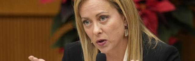 ĐORĐA MELONI U ZAGRLJAJU SA ČLANOM MAFIJE? Premijerka Italije uslikana sa čovekom Koza nostre i Kamore!