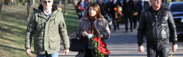 Pevačica pred svaki Uskrs odlazi u selo, tamo otkrila šta radi: Muž i sin se ne odvajaju od nje