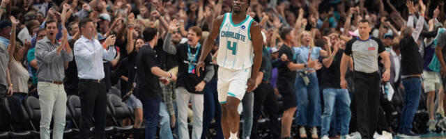 Košarkaši Šarlot Hornetsa izbacili Majami Hit