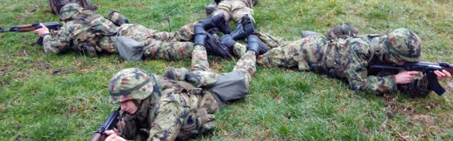 Vojni rok, opet: Sred rejtinga i bajoneta