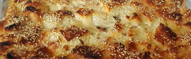 SVE SASTOJKE VEĆ IMATE U FRIŽIDERU: Slasna pita od hleba i sira