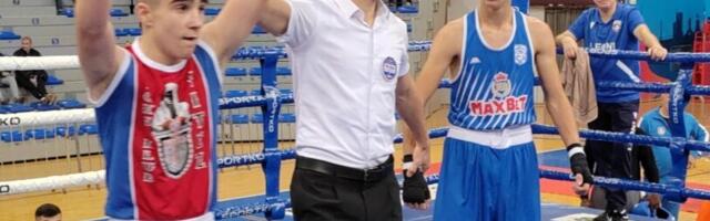 Bokseri “Viteza” osvojili 6 medalja na 67. “Zlatnoj rukavici”