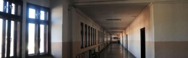 U Gimnaziji održan sastanak prosvetara i studenata, iskristalisan načelan stav o nastavku nastave u čačanskim školama