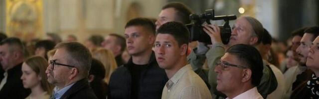 "Zašto glavni ćaci bleji u Galeriji i ima telohranitelja": Miloš Pavlović snimljen u tržnom centru (FOTO)