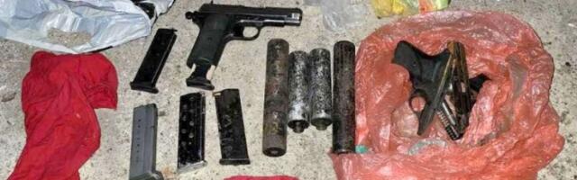 Slučaj krađe oružja u Doljevcu - klupko se odmotava: Uhapšene dve devojke (FOTO)
