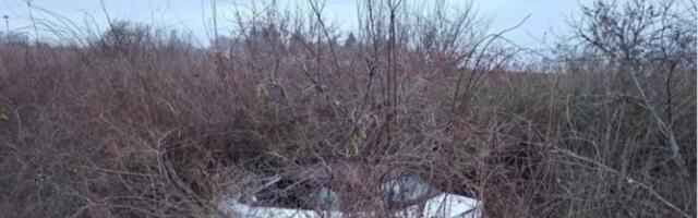 Stravični prizori kod Ljukova! Automobil nakon saobraćajke završio u šiblju, ovo se ne viđa često