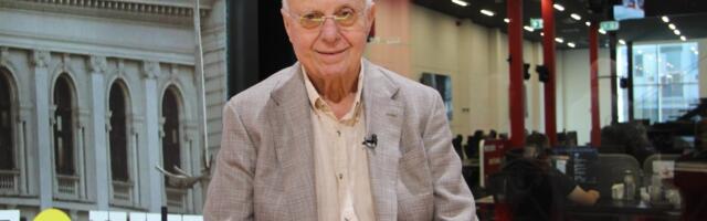 GOSI snimio čuvenog advokata: Evo sa kim sedi i šta je naručio da pije