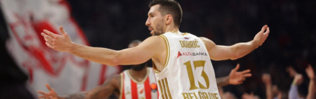 Звезда у ритму плеј-ина: Париз пао у „Арени”