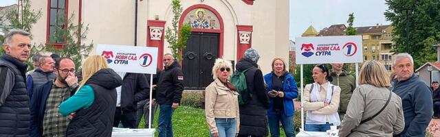 FOTO: "Studenti pobeđuju" spram štandova naprednjaka na Novom naselju