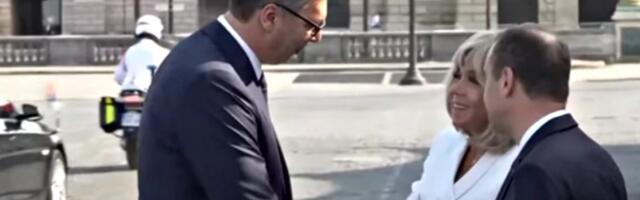 Vučić u prvom redu, velika čast za Srbiju! Predsednik na vojnoj paradi u Parizu - Pogledajte kako je dočekan i pored koga sedi (FOTO)