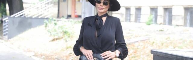 TAMARA ĐURIĆ SVA U CRNOM DOŠLA DA SVEDOČI O LIKVIDACIJI VRAČARACA! Stigla u luksuznom belom džipu, pa POZIRALA fotoreporterima! (VIDEO)