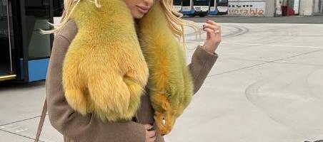 POZNATA PEVAČICA NOSILA "MRTVU ŽIVOTINJU" OKO VRATA, INTERNET EKSPLODIRAO! Navukla gnev javnosti na sebe zbog šok modnog detalja: Svi je razapeli! (FOTO)