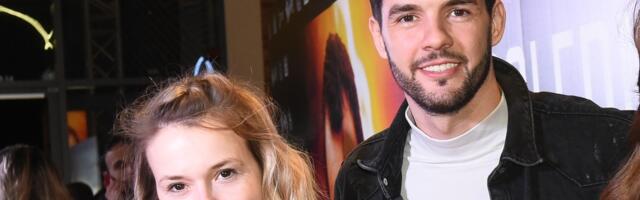 STEVAN PIALE ČEKA TREĆE DETE! Glumac i njegova supruga na originalan način saopštili lepe vesti (FOTO)