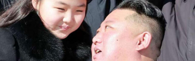 Ким Џонг Ун са ћерком први пут посетио маузолеј предака за Нову годину