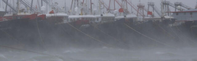 Шест чланова посаде америчког брода нестало у удару тајфуна на Пацифику