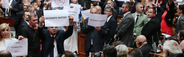 Opoziciona opstrukcija Skupštine: Uzaludno pištanje i Orlićeva mantra