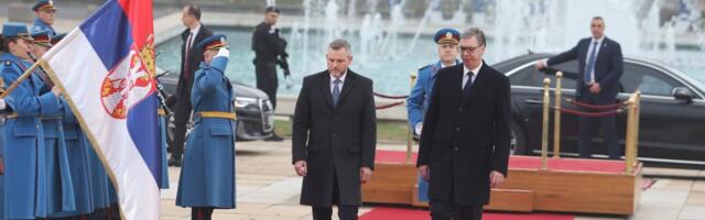 Predsednik Vučić sa slovačkim predsednikom: Svečani doček ispred Palate Srbije (FOTO)