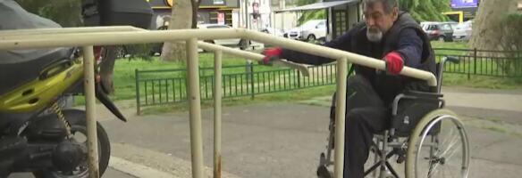 RADIŠA MESECIMA NIJE IZAŠAO IZ STANA U SOLITERU?! A da mu nije zidarskih rukavica ne bi ni tad?! Objasnio i šta će mu pa veli: nizbrdo i nekako, uzbrdo - nikako