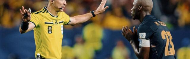 Novo pravilo FIFA izazvalo bes Ekvadoraca: Kaisedo nije više imao strpljenja! /FOTO/