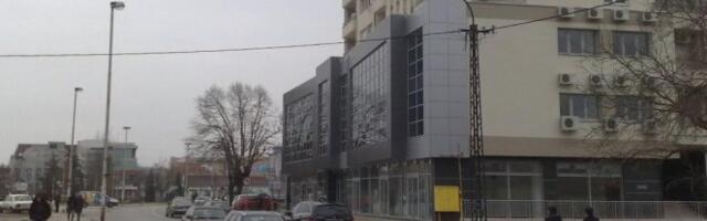 PUCNJAVA U CENTRU KURŠUMLIJE, U ASFALTU OSTALE RUPE OD METAKA! Pred očima zabezeknutih građana desio se DRAMATIČAN OBRAČUN!