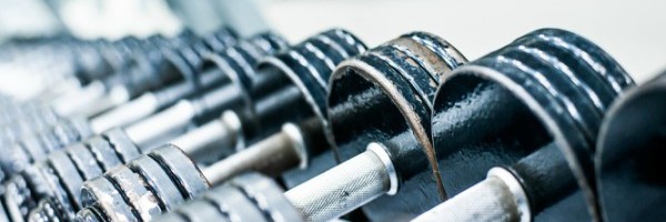 Vežbe za ramena koje se rade uz pomoć bućica