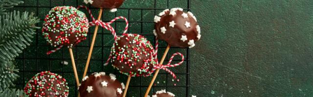 Plazma čarolija: Božićni kejk pops koji osvajaju na prvi zalogaj