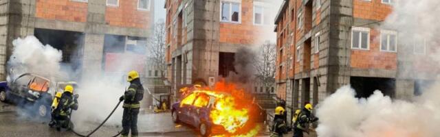 Požar u Loznici: Vatrena stihija progutala auto
