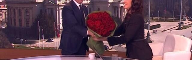 Šmekerski gest Zvezdana Terzića prema voditeljki, pogledajte šta je uradio za 8. mart