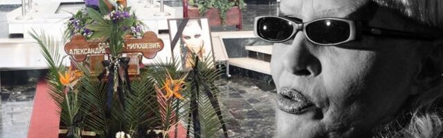 DEMOLIRAN GROB SLAĐANE MILOŠEVIĆ, INCIDENT PRIJAVLJEN POLICIJI: Dve godine od smrti legendarne pevačice, a ono što se tada dogodilo će vas šokirati!