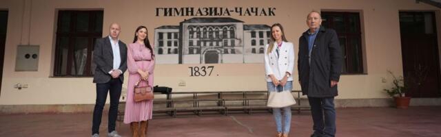 PANELI ZA SVETLIJU BUDUĆNOST: Fondacija Mozzart donirala solarnu elektranu Gimnaziji u Čačku