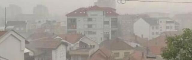 RHMZ upravo izdao hitna upozorenja! Stiže grmljavina, olujni vetar i grad, nosiće sve pred sobom