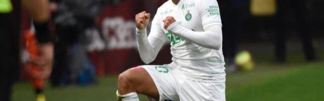 Kakav je fudbaler Vahbi Kazri - gol sa 60 metara! (VIDEO)
