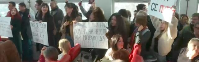 Studenti prekinuli raspravu u niškoj skupštini, ministarka Slavica Đukić Dejanović napustila salu