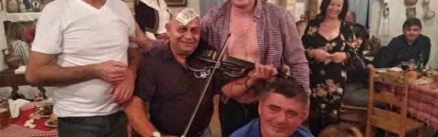 Predsednik opštine uveo vanredno stanje, pa napravio žurku! (VIDEO I FOTO)