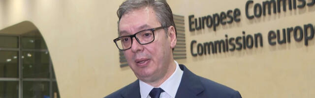 VUČIĆ VRATIO SPAJIĆA NA FABRIČKA PODEŠAVANJA Predsednik mu očitao lekciju: Prvo skoči, pa reci hop!